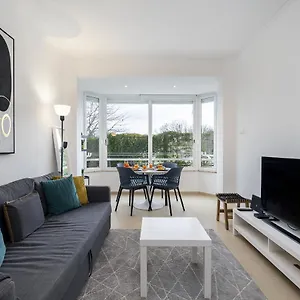Apartamento Whome Peaceful Alges Family Away From Noise, Lisboa